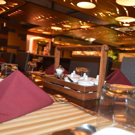 7 Wonders Hotel Gandhinagar Exterior photo