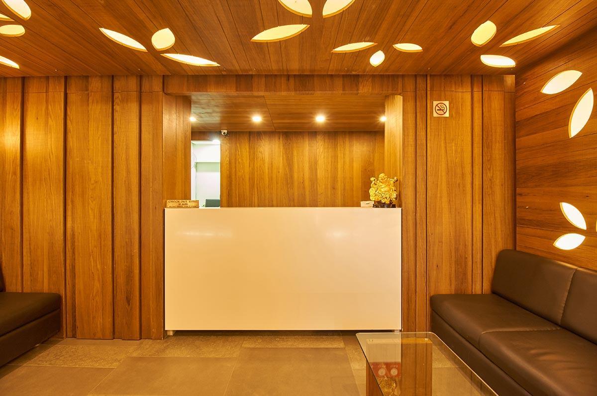 7 Wonders Hotel Gandhinagar Exterior photo