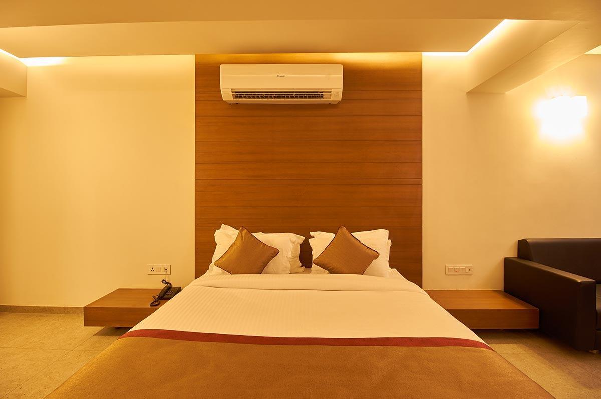 7 Wonders Hotel Gandhinagar Exterior photo